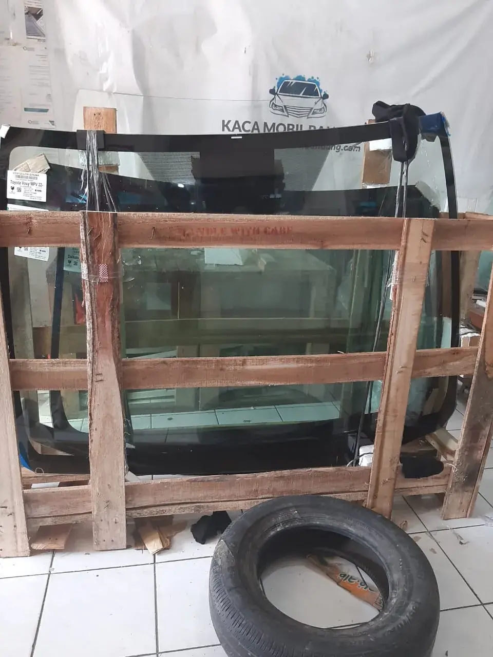 Jual Kaca Depan Peugeot di Toraja Utara
